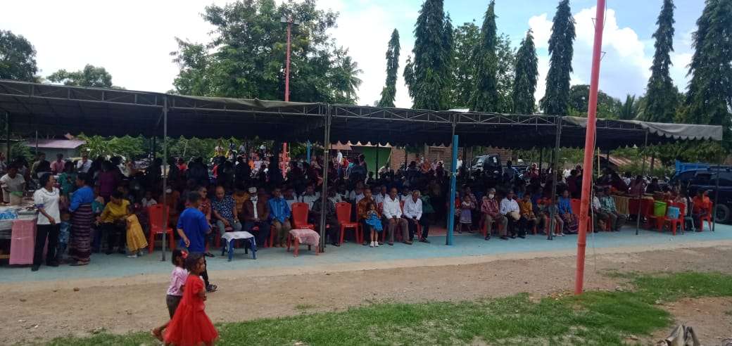 Suasana di tenda