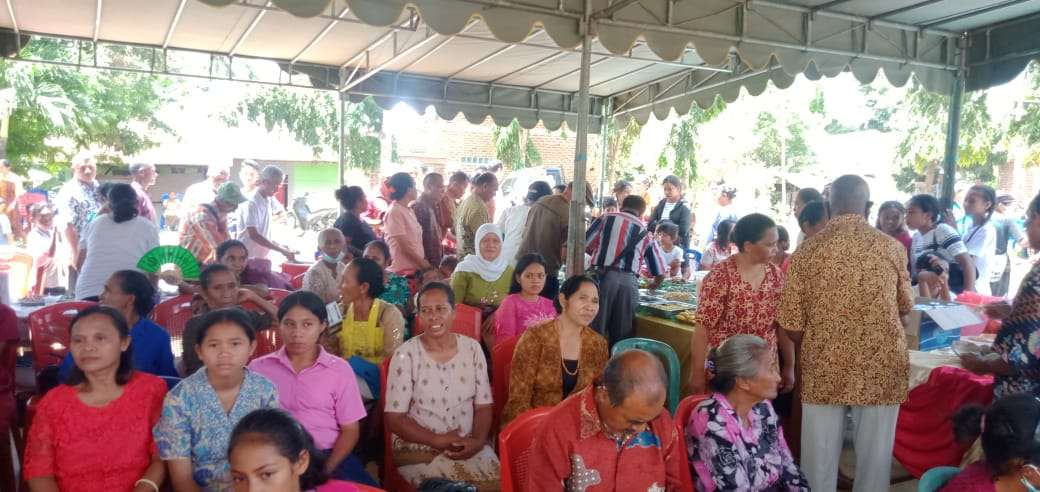 Suasana di tenda