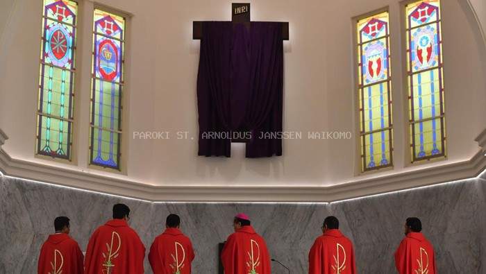 Warna-Warna Liturgi Katolik Beserta Arti dan Masa Penggunaannya